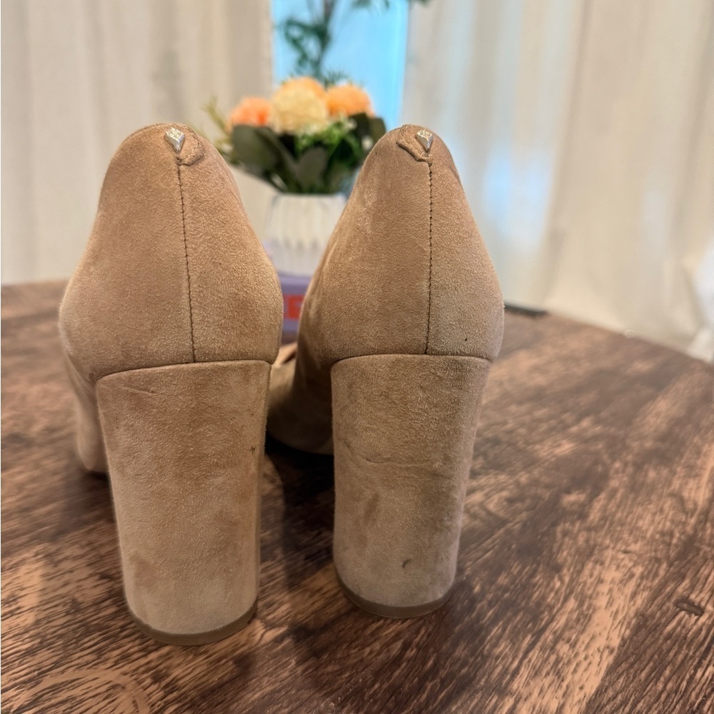Sam Edelman Tan Heels Elegant Suede Design - Picture 3 of 8